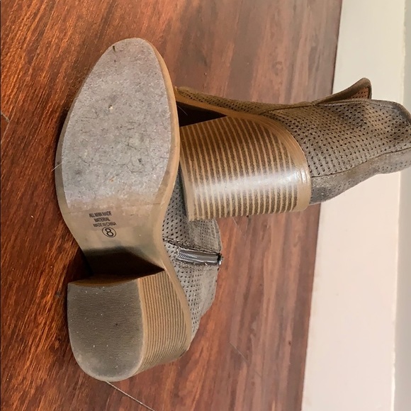 Heeled booties - Picture 3 of 3